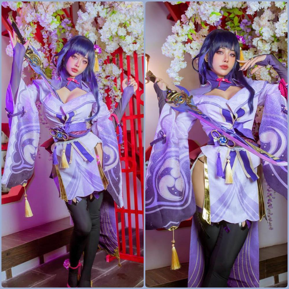 Byoru居家私房写真，身穿宽松的大T恤，下半身失踪风格，展现修长美腿，氛围慵懒迷人