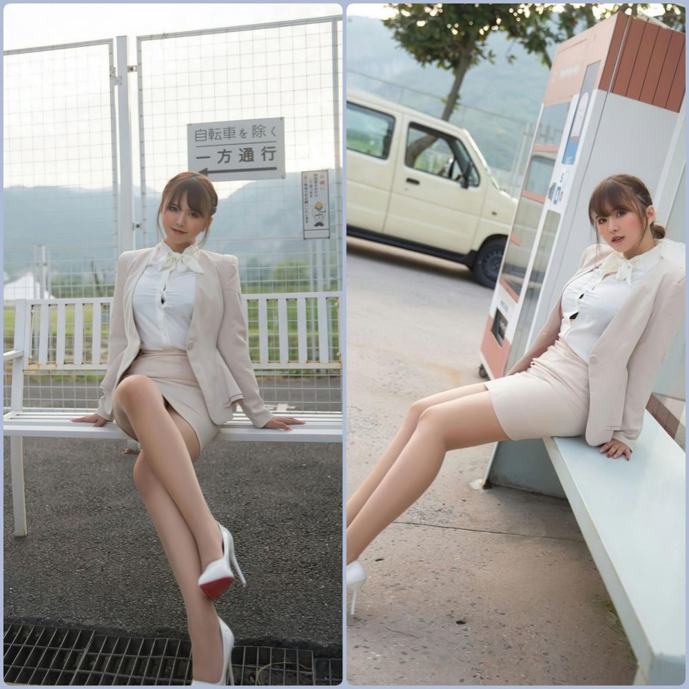 张思允Nice居家慵懒风写真，身穿宽松白色毛衣，赤脚坐在木地板上，光线柔和，风格自然随性