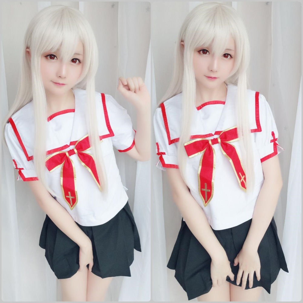 紧身漆皮连体衣，展现完美S型曲线，极具视觉冲击力